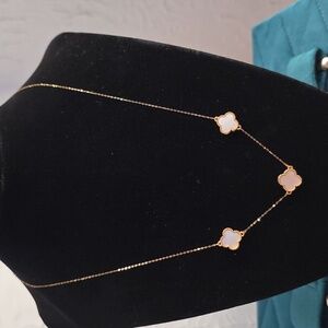 18k Solid Saudi Gold Clover Necklace Mother of Pearl 16"